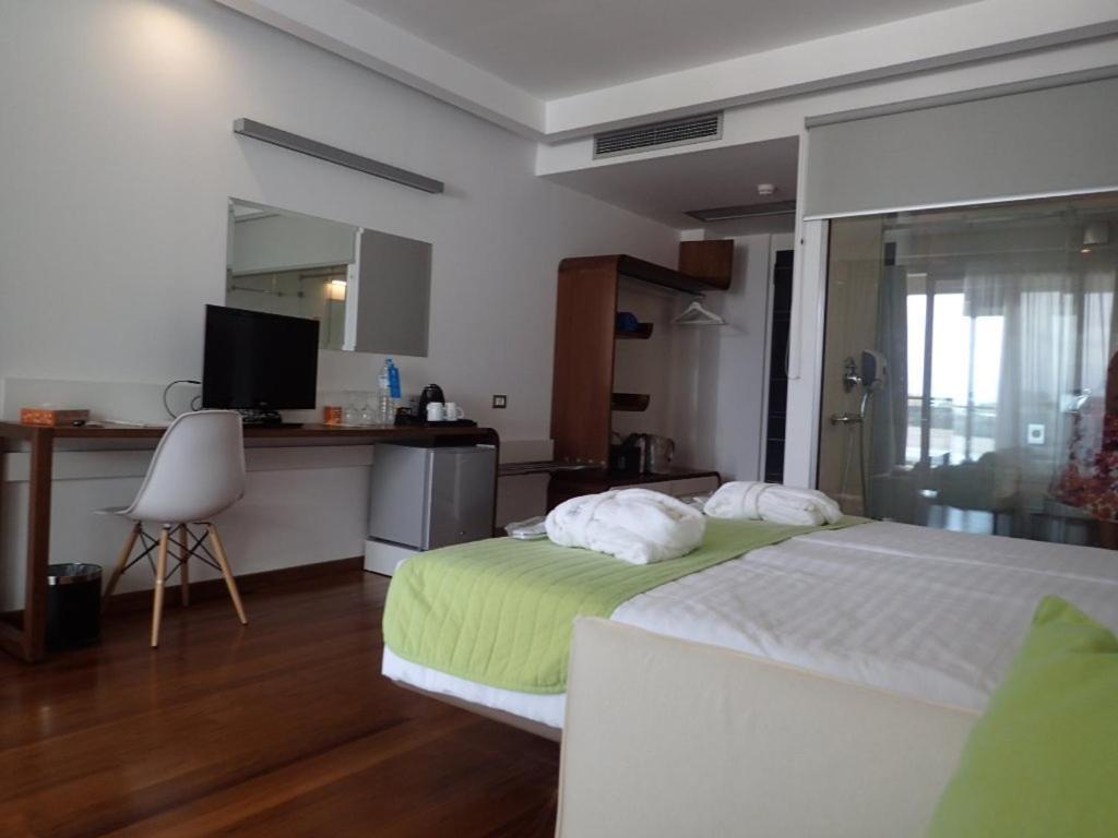 Buca Beachclub Resort (Adults Only) Messíni エクステリア 写真
