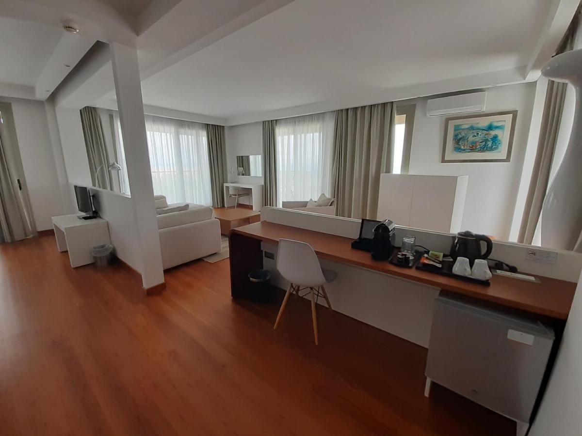 Buca Beachclub Resort (Adults Only) Messíni エクステリア 写真